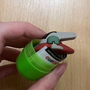 Star Wars The Mandalorian Boba Fett’s Starship Capsule Toy